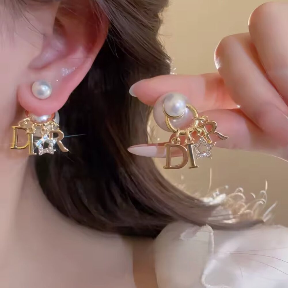 Dior Tribales Pearl and Gold Stud Earrings - Picture 10 of 16